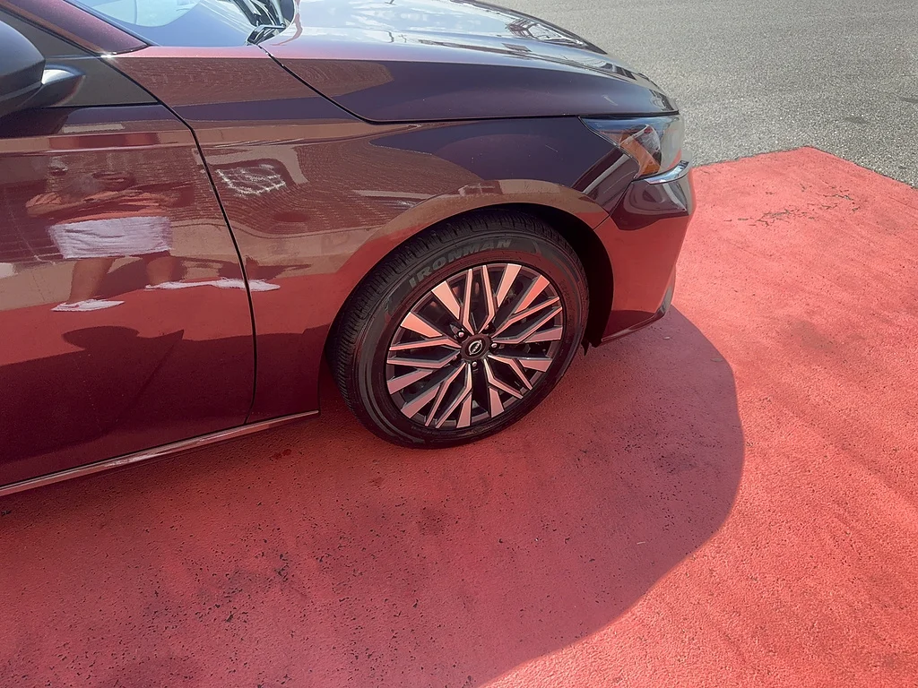 Used 2025 Garnet Pearl Metallic Nissan 2.5 SV image 14
