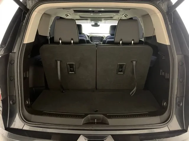 Used 2023 Hunter Metallic GMC Denali image 29