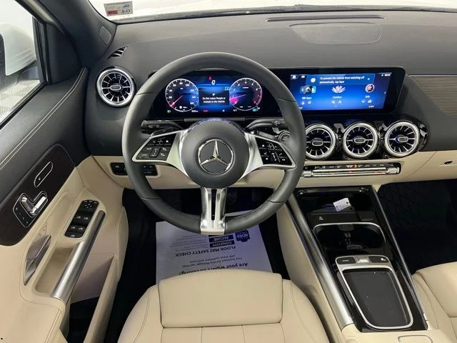 New 2026 Polar White Mercedes-Benz GLA 250 image 33