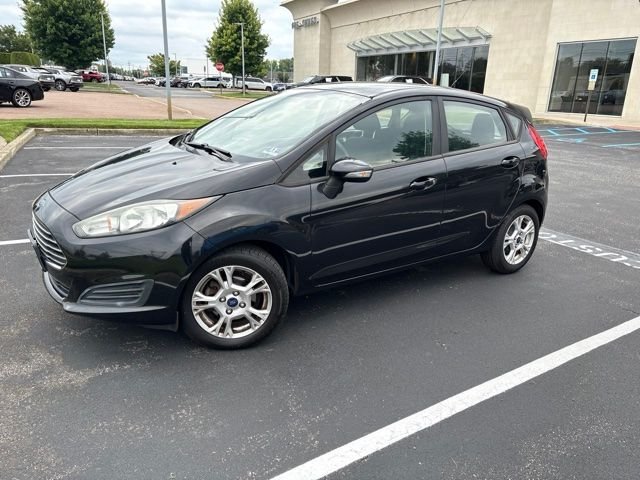 Used 2015 Black Ford SE image 1