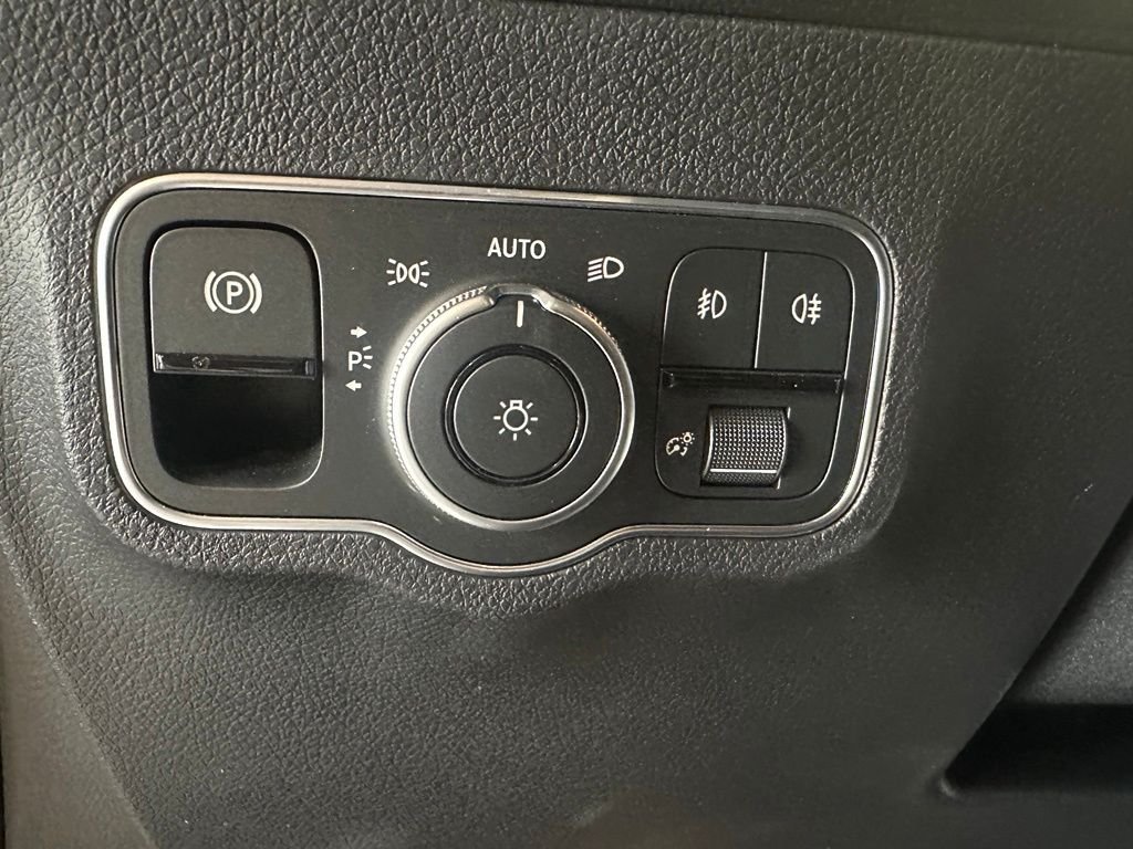 2026 Mercedes-Benz GLB GLB 250 - Photo 13