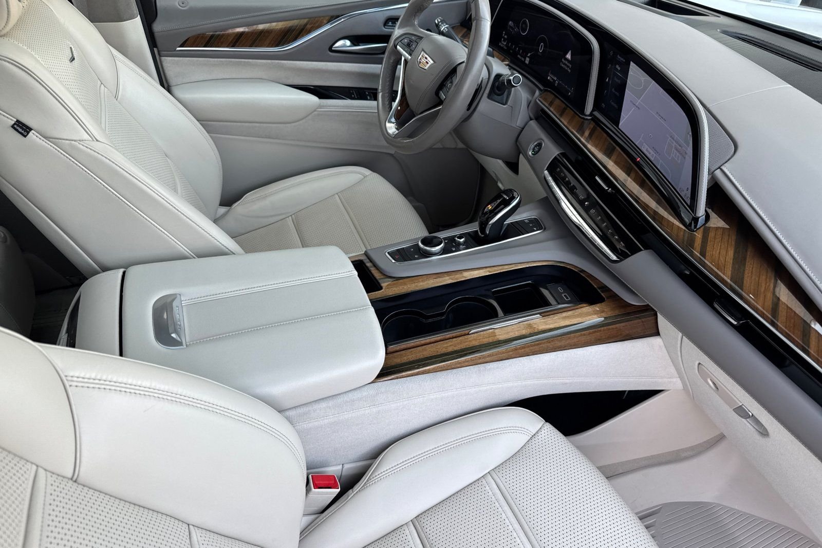 Used 2024 White Cadillac Sport Platinum image 20