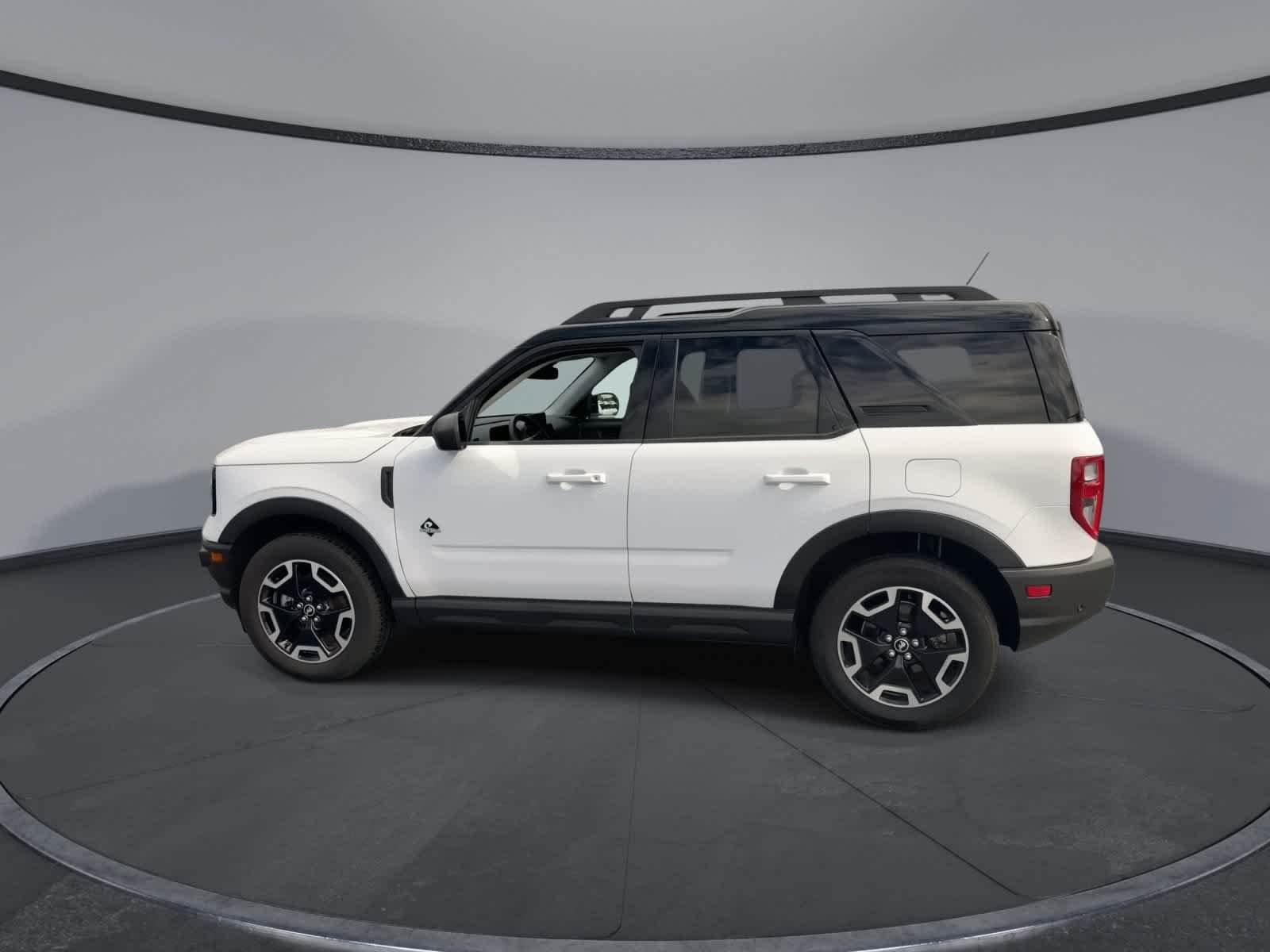 Certified Used 2024 Oxford White Clearcoat Ford Outer Banks image 5