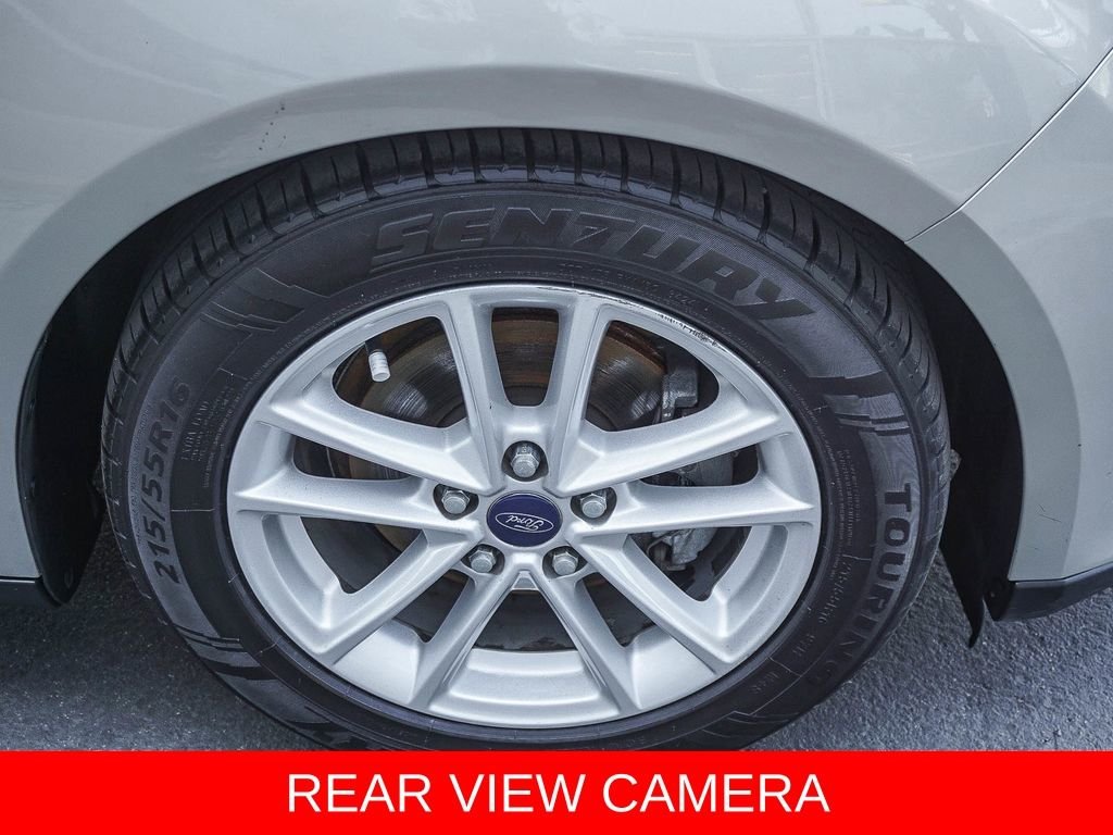 Used 2015  Ford SE image 9