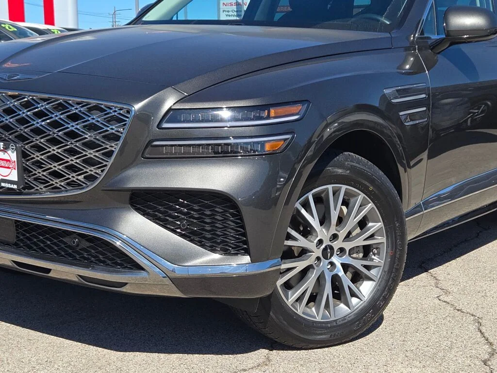 Used 2025 Gray Genesis 2.5T image 3