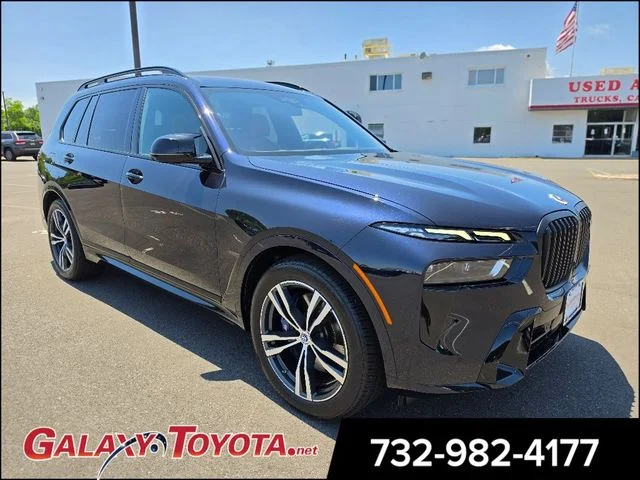 2023 BMW X7 M60i's photo