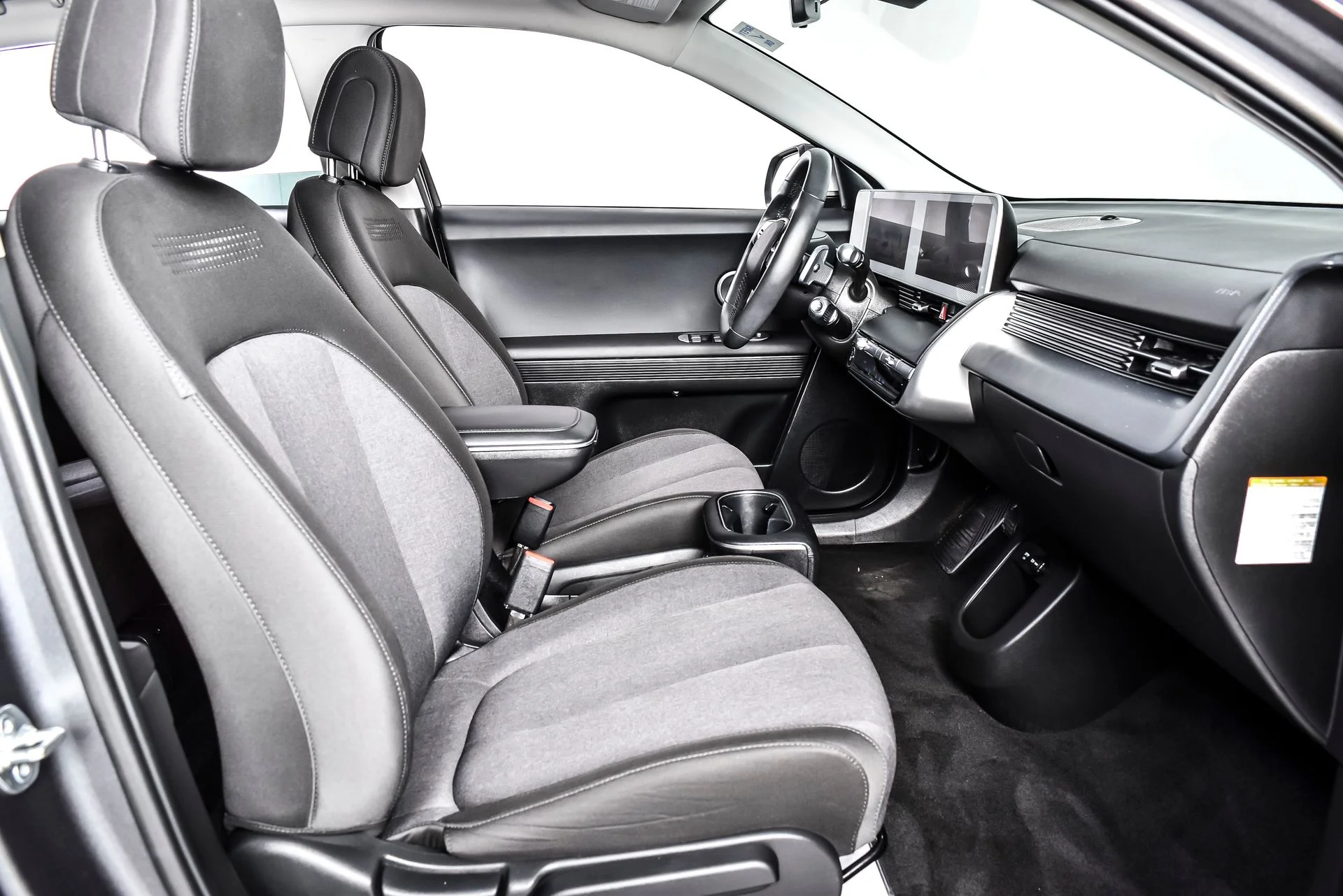 Used 2024 Gray Hyundai SEL image 23