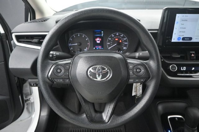 Used 2025 Ice Cap Toyota LE image 7