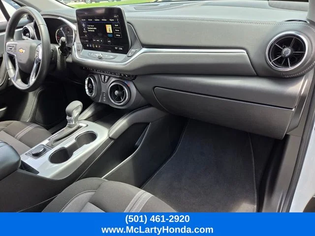 Used 2025 Summit White Chevrolet LT image 16