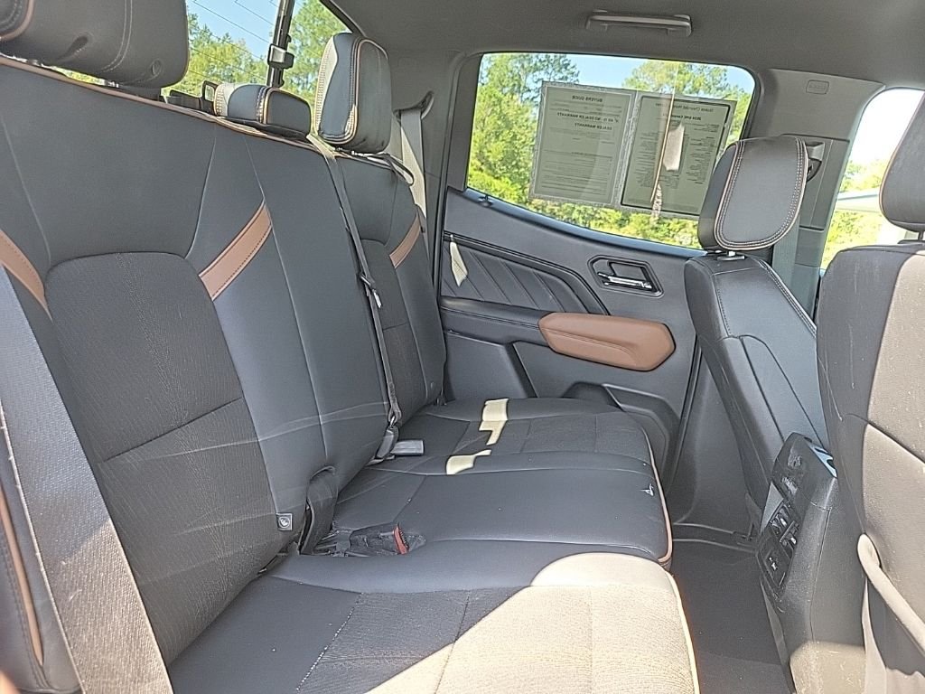 Used 2024 White GMC AT4 image 11