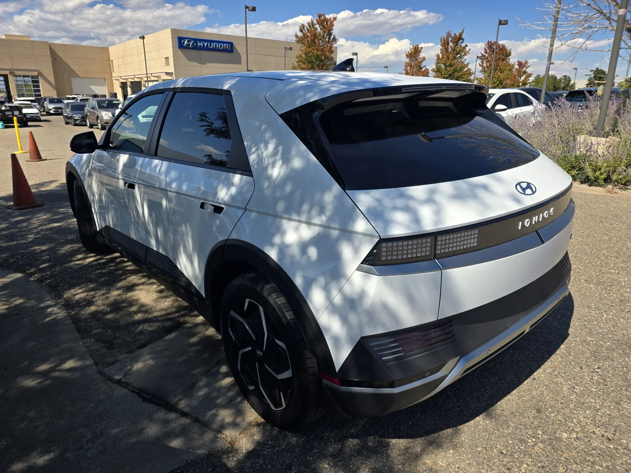 Used 2024 Atlas White Hyundai SEL image 15