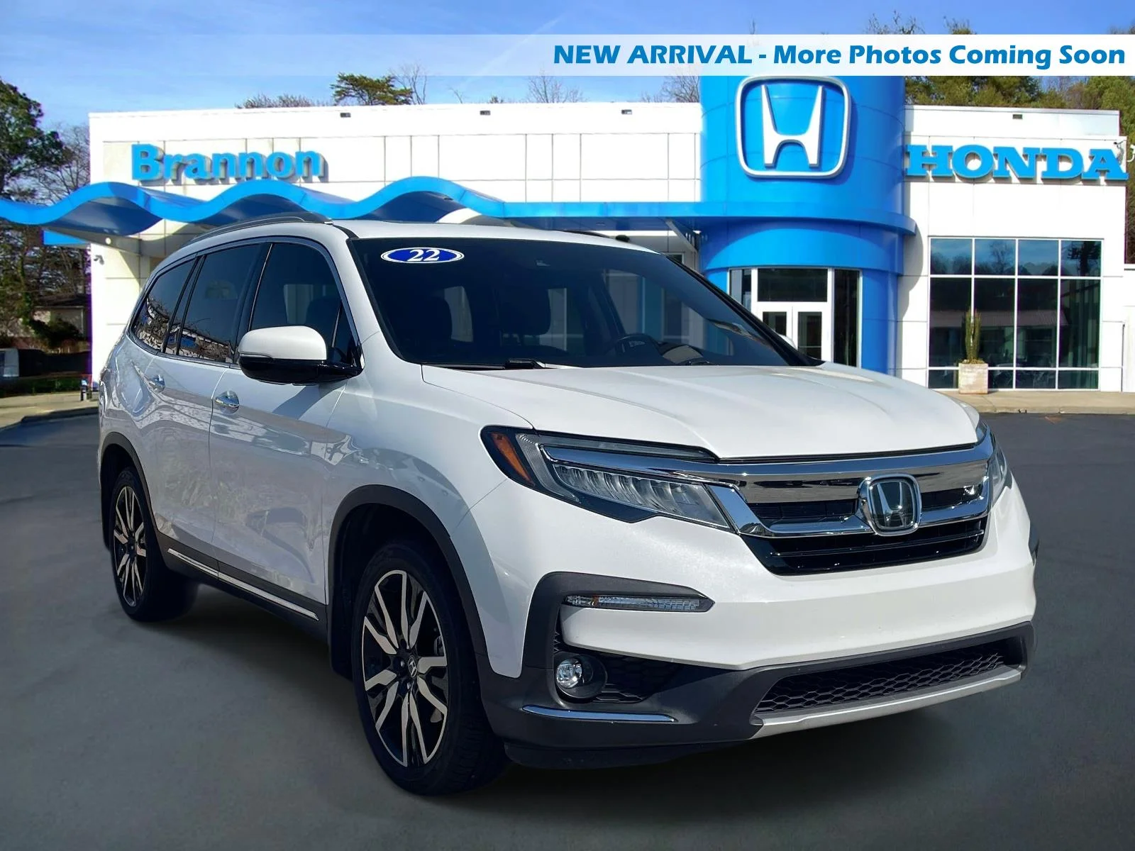 Used 2022 White Honda Touring image 1