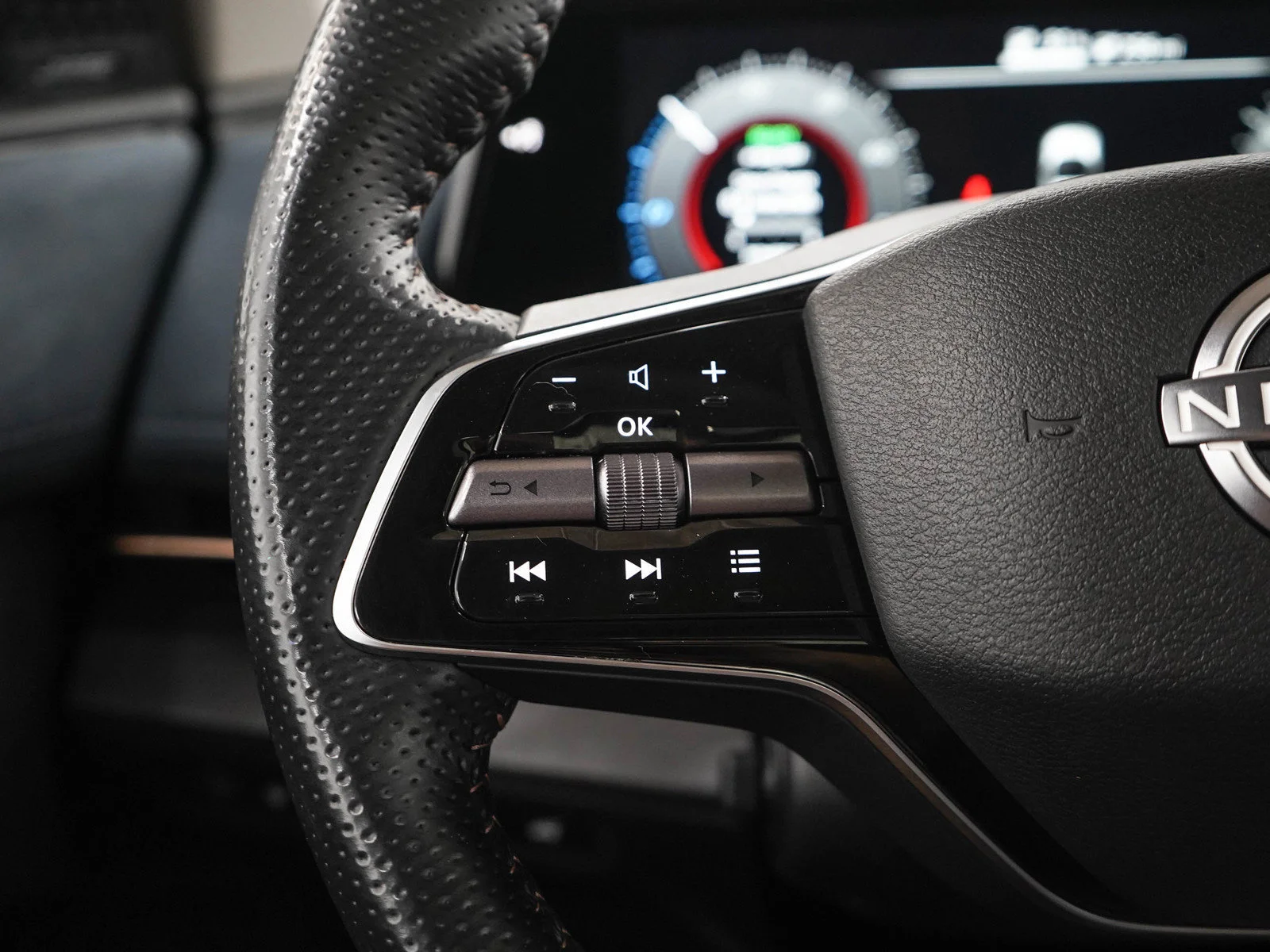 Used 2023 Black Diamond Pearl Nissan PLATINUM+ image 26