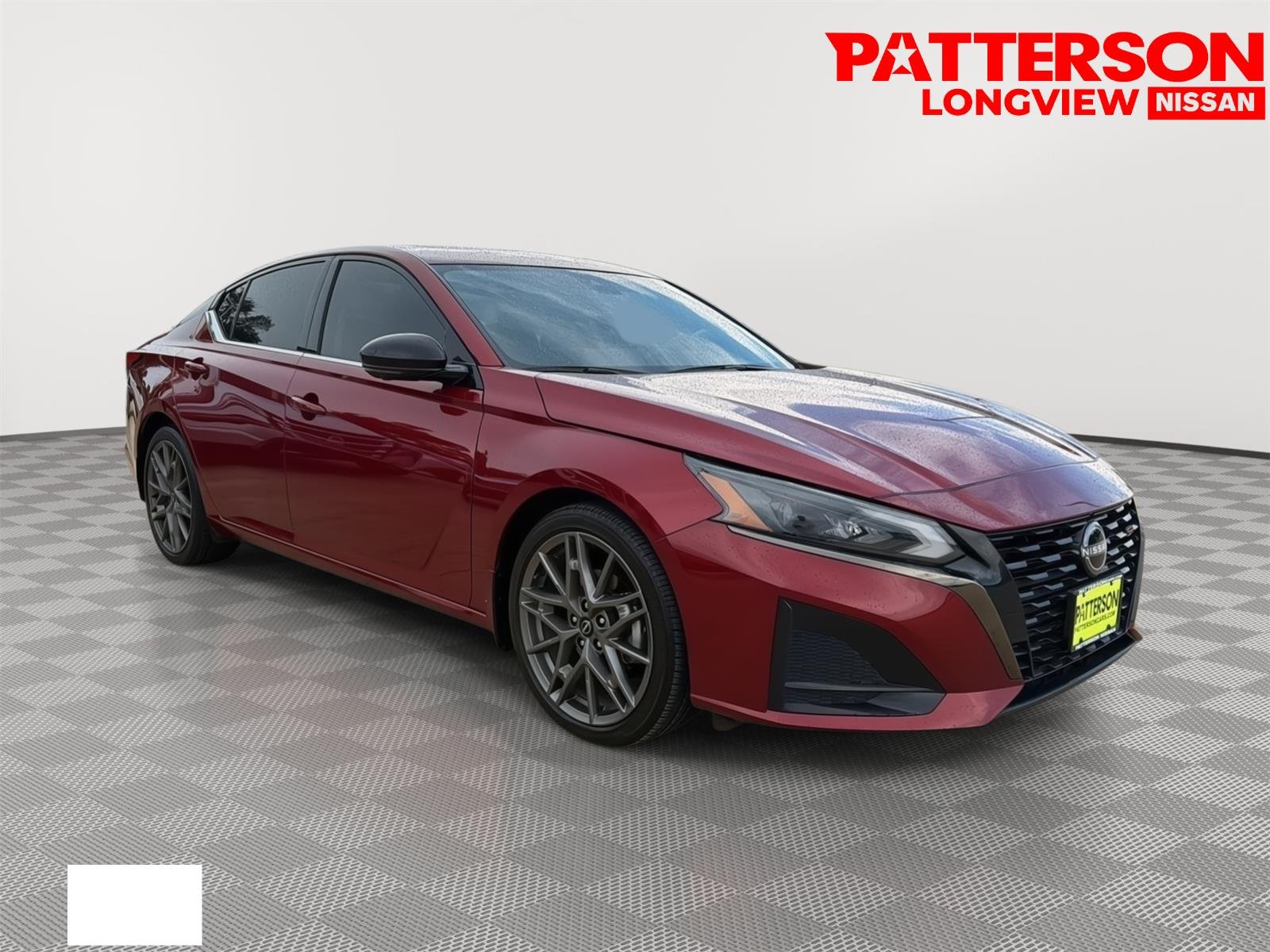 Used 2023 Scarlet Ember Tintcoat Nissan 2.0 SR image 1