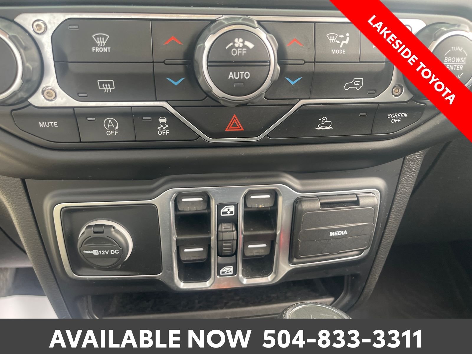 Used 2023 White Jeep Sahara image 31
