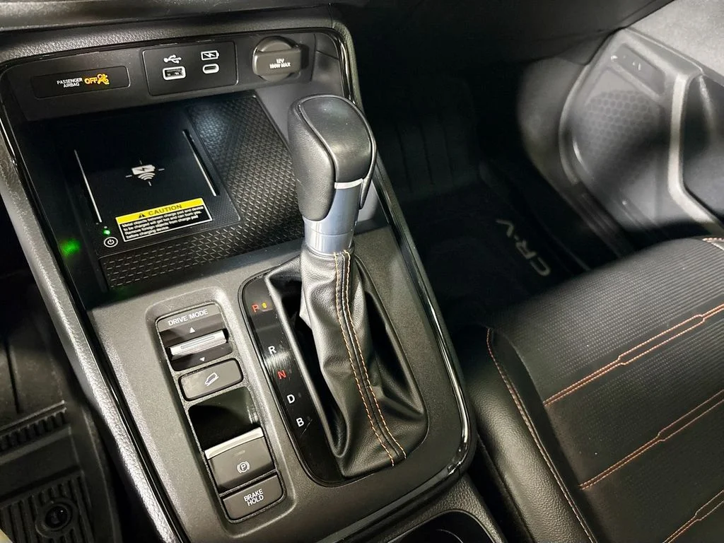 Used 2025 Platinum White Pearl Honda Sport-L image 17