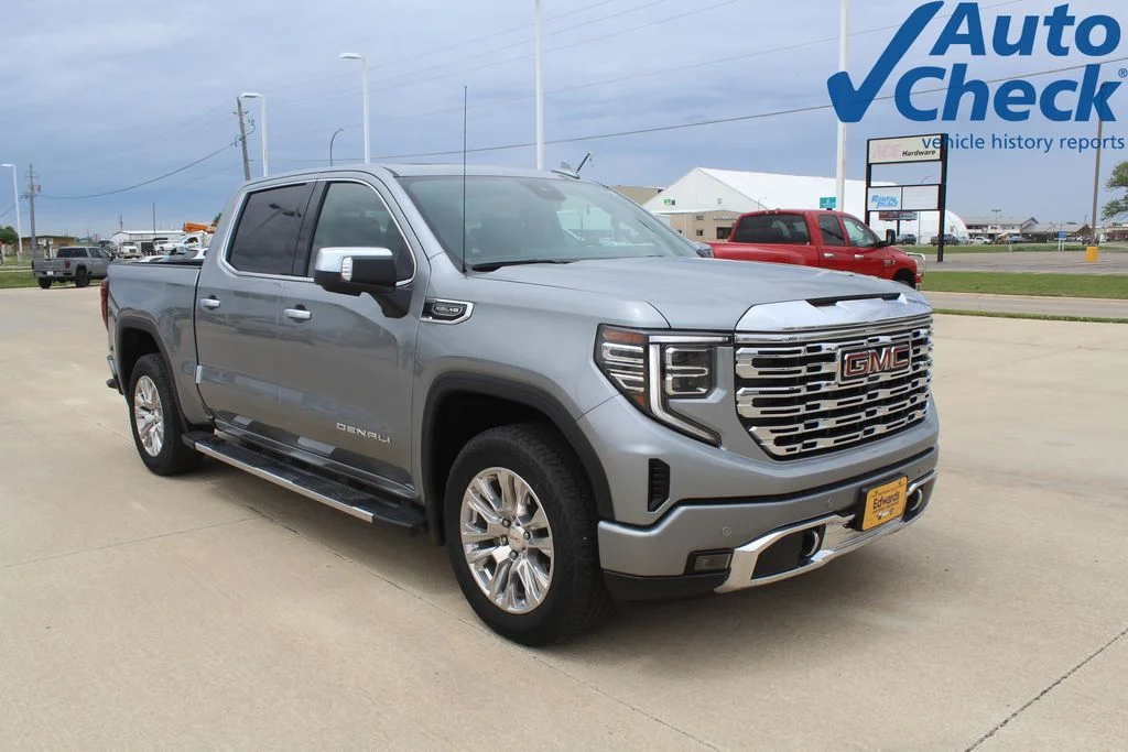 2024 GMC Sierra 4WD Crew Cab Short Box Denali's photo