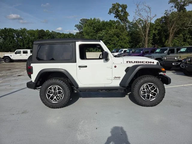 New 2026 Bright White Clear-Coat Exterior Paint Jeep Rubicon image 10