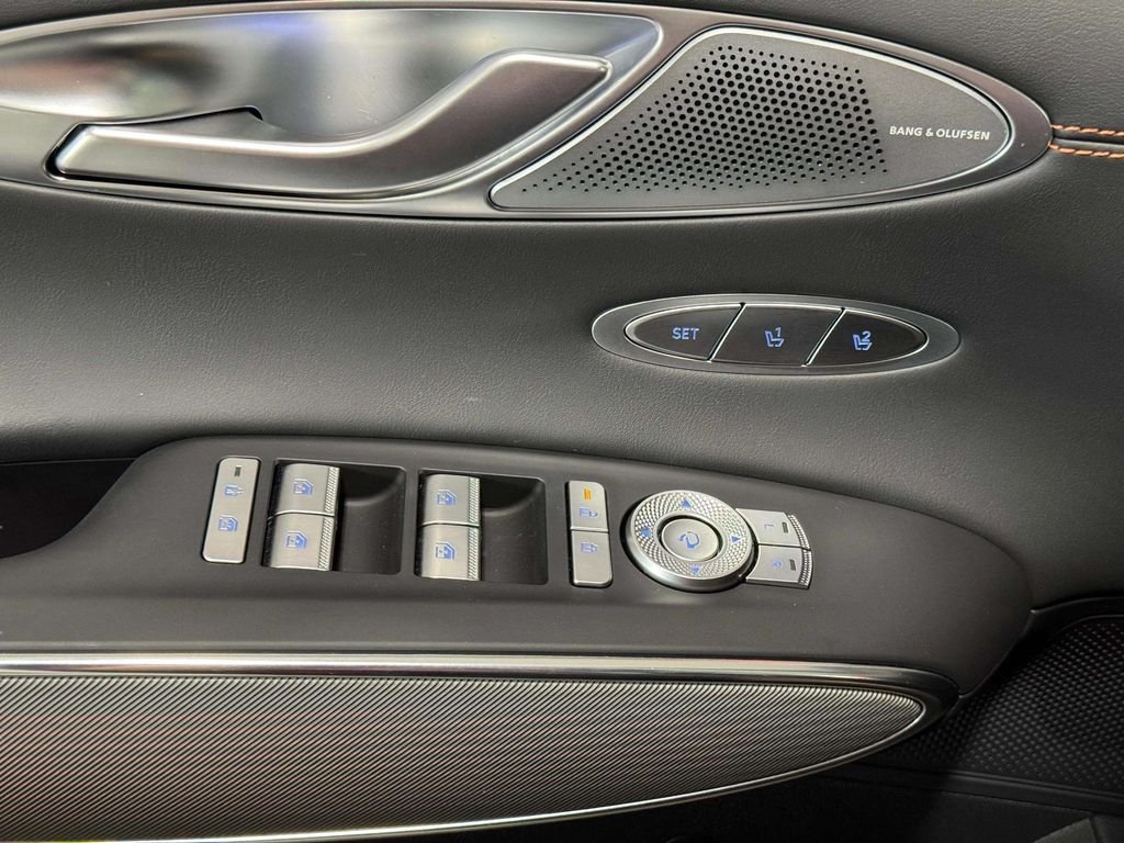 2026 GENESIS GV70 Sport Advanced - Photo 18