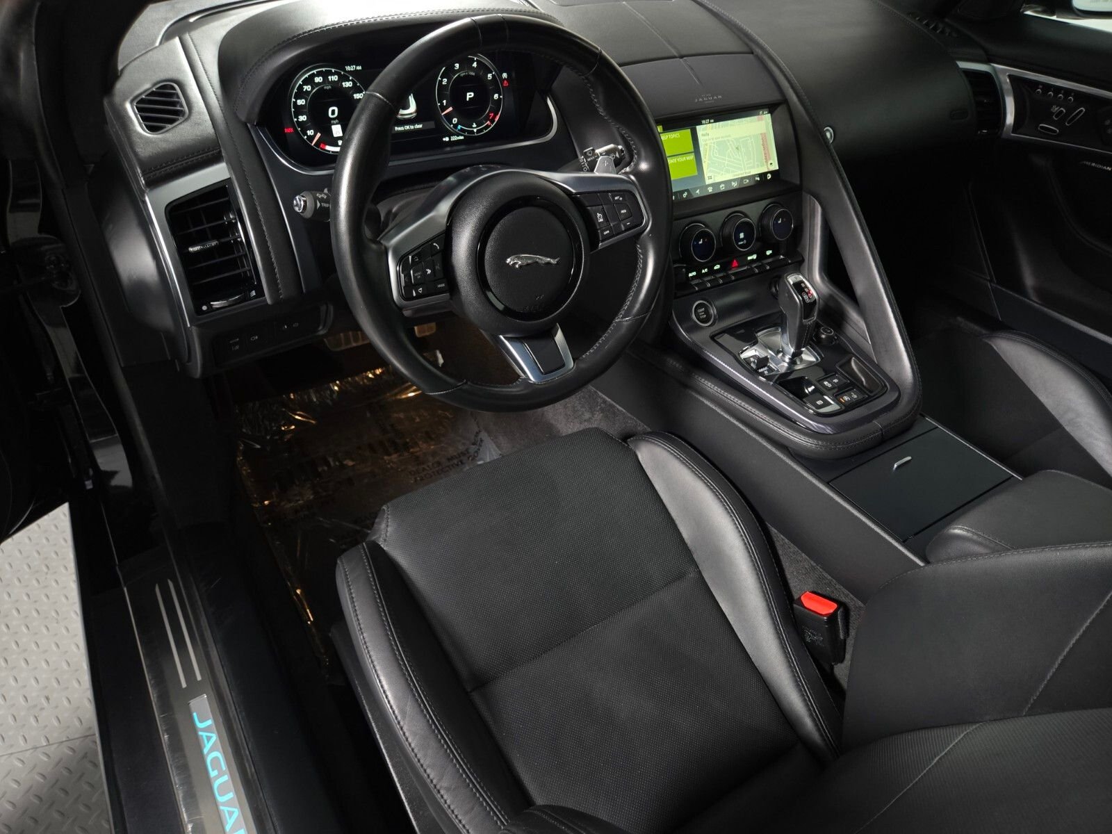 2023 Jaguar F-TYPE R-Dynamic - Photo 12