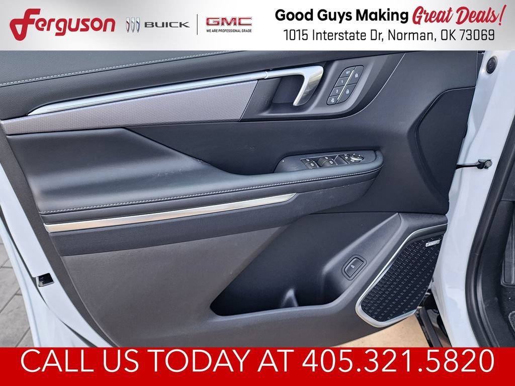 New 2026 Iridescent White Tricoat Buick Sport Touring image 13
