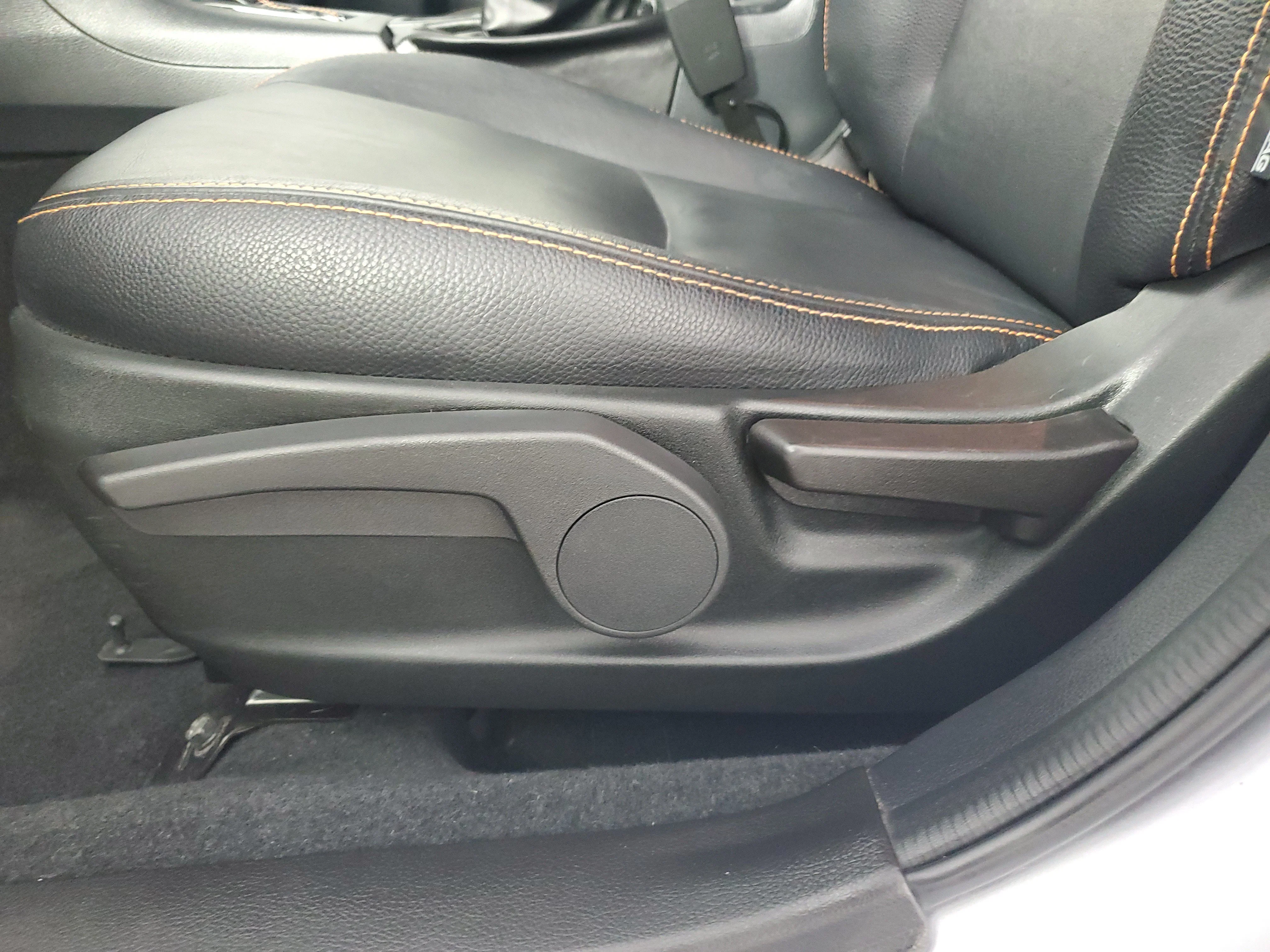 Used 2017 Ice Silver Metallic Subaru Limited image 30