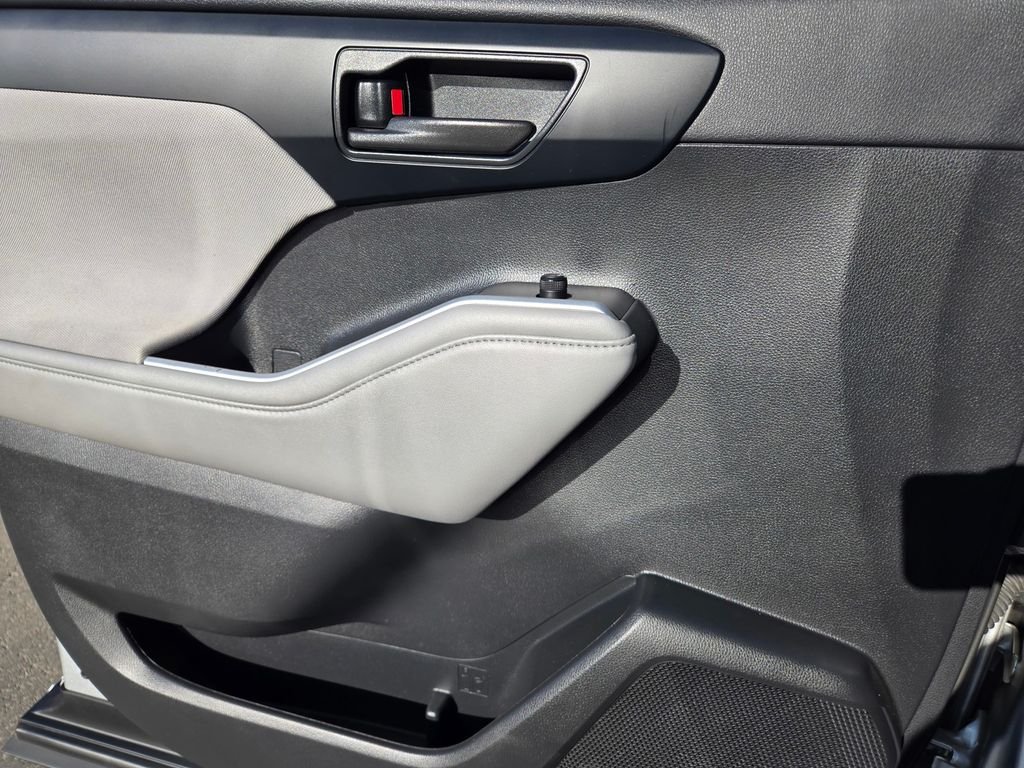 Used 2022 Silver Toyota L image 17