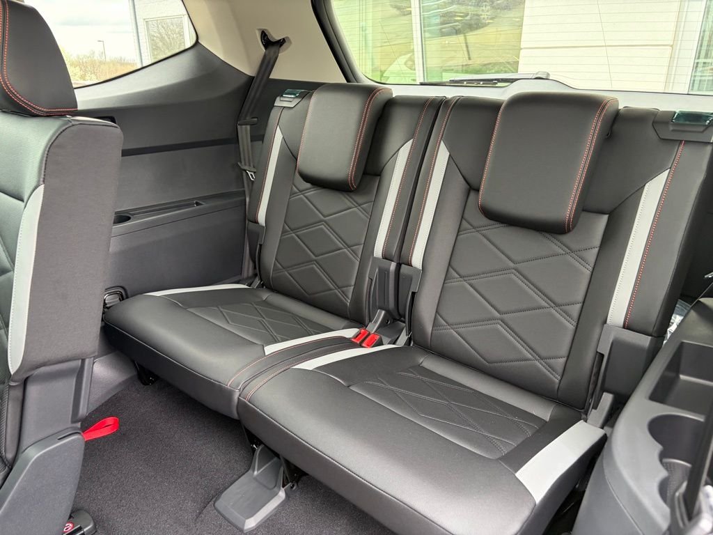 New 2026 Opal White Pearl Volkswagen Peak Edition image 22