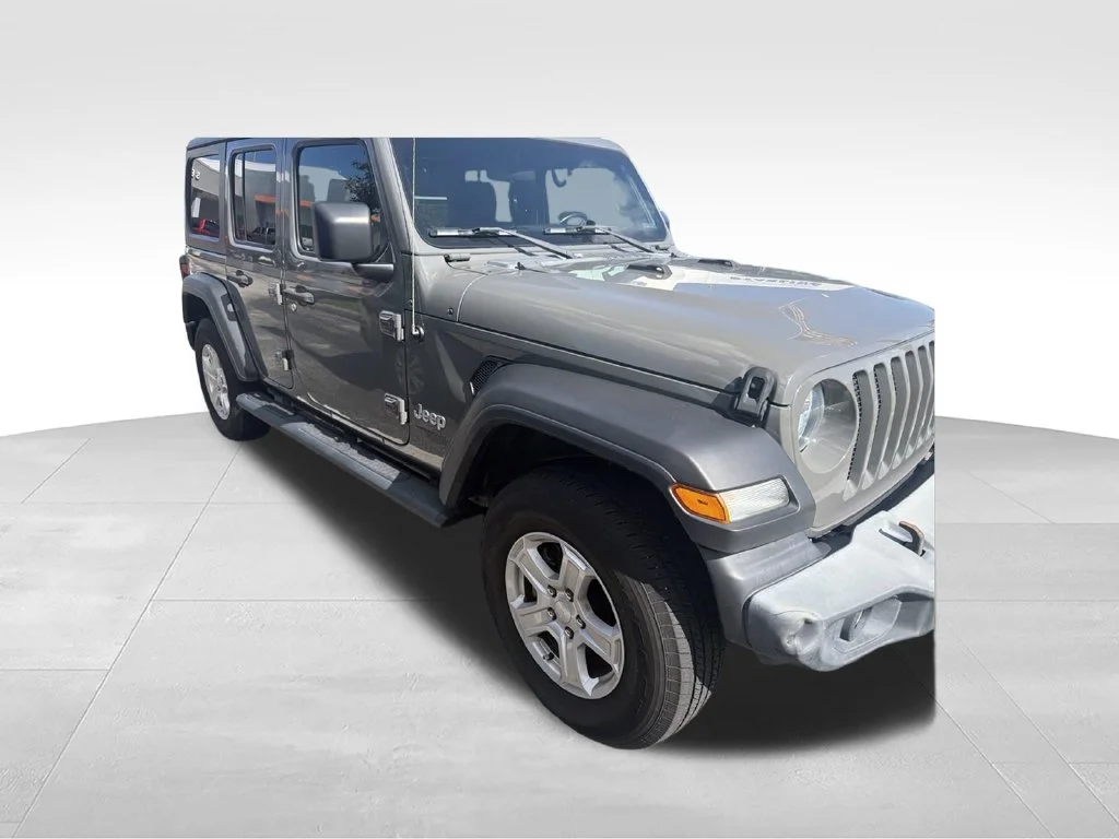 Used 2020 Gray Jeep Unlimited Sport S image 4