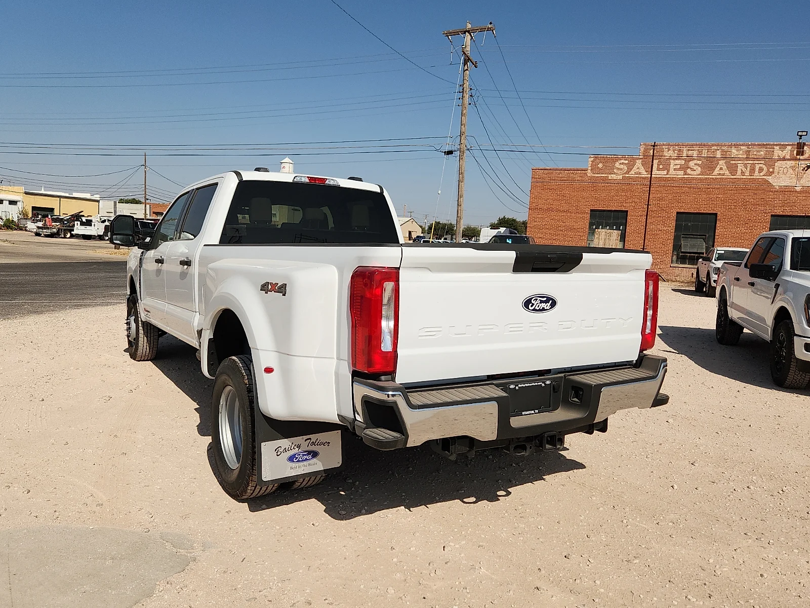 New 2027 Oxford White Ford XLT image 5
