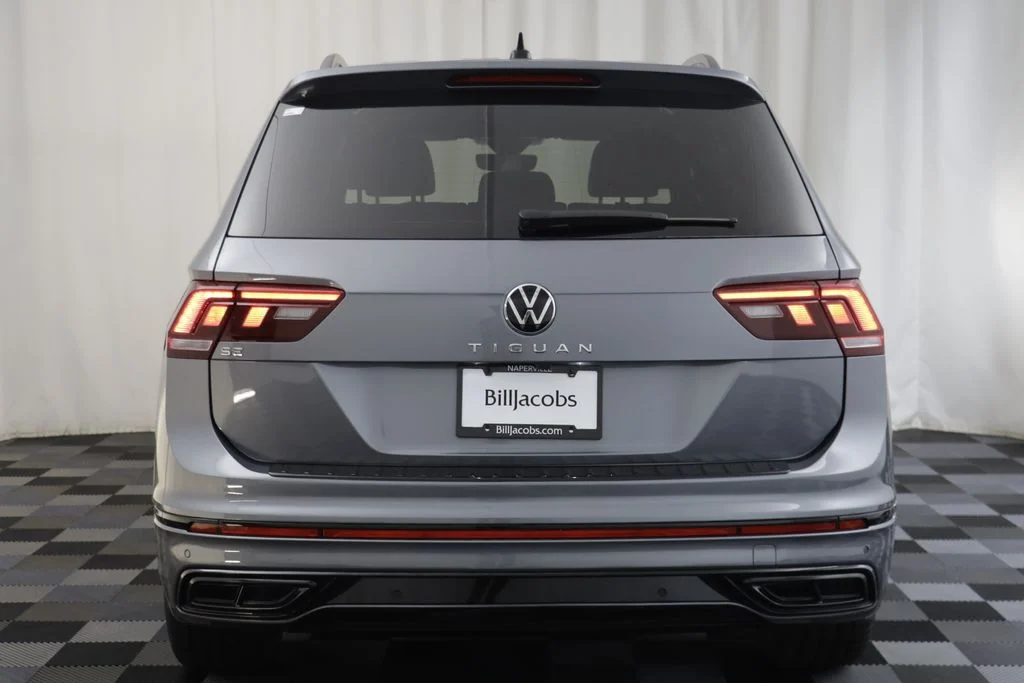 Used 2023 Platinum Gray Metallic Volkswagen 2.0T SE R-Line Black image 15