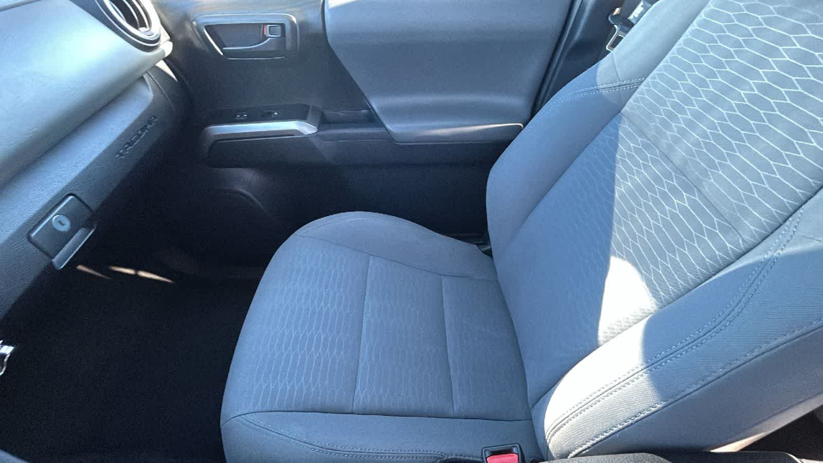 Used 2019 Midnight Black Metallic Toyota SR5 image 12