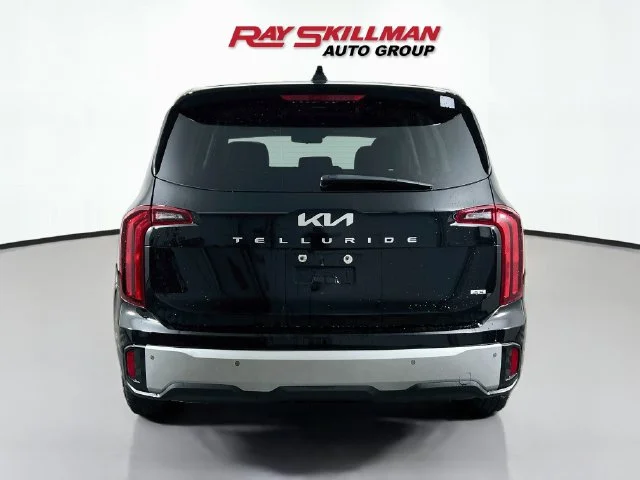 Used 2024 Black Kia LX image 6