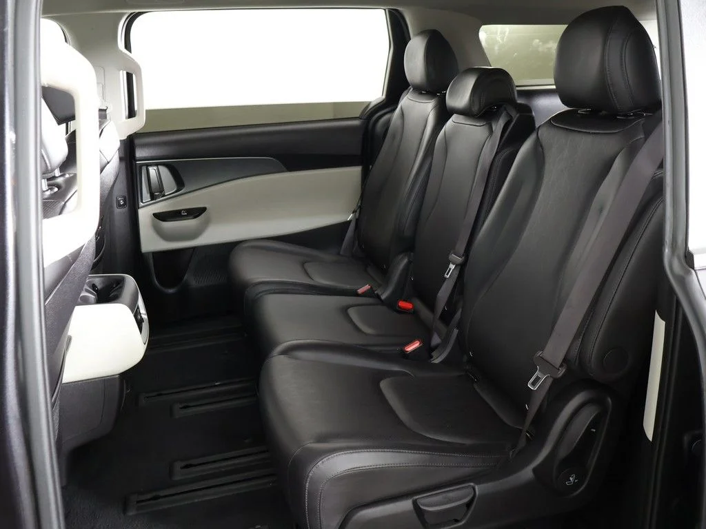 Used 2024 Gray Kia LX Seat Package image 32