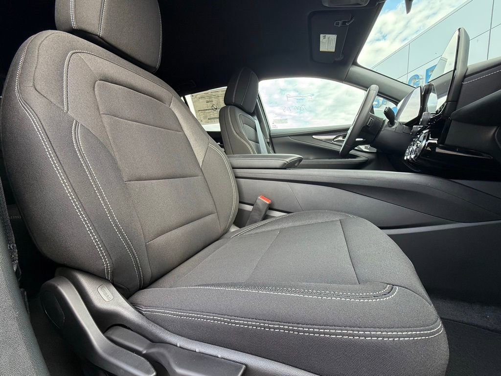 New 2026 Summit White Chevrolet LT image 9