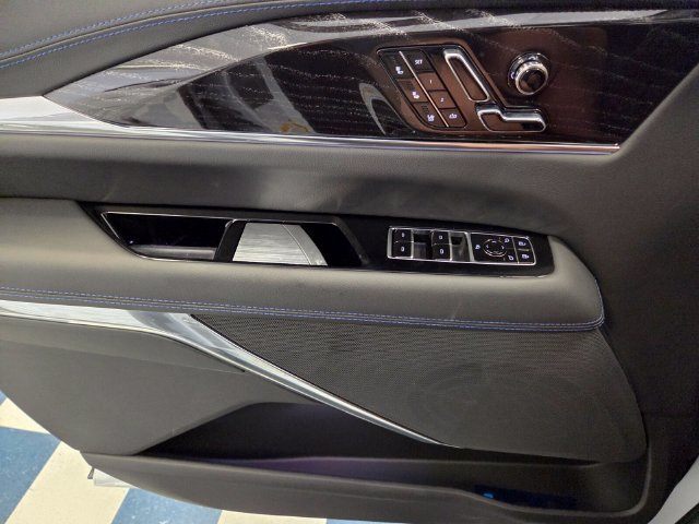 New 2026 Vibrant White Tricoat Cadillac Sport image 30