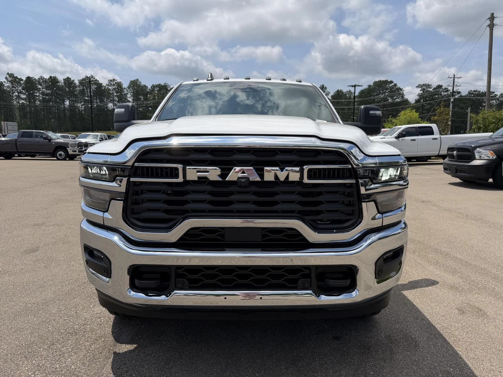 New 2026 Bright White Clear-Coat Exterior Paint RAM Tradesman image 2