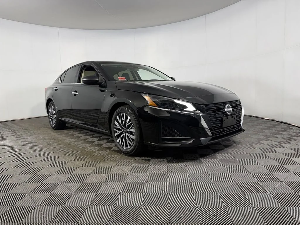 Certified Used 2025 Black Nissan 2.5 SV image 5
