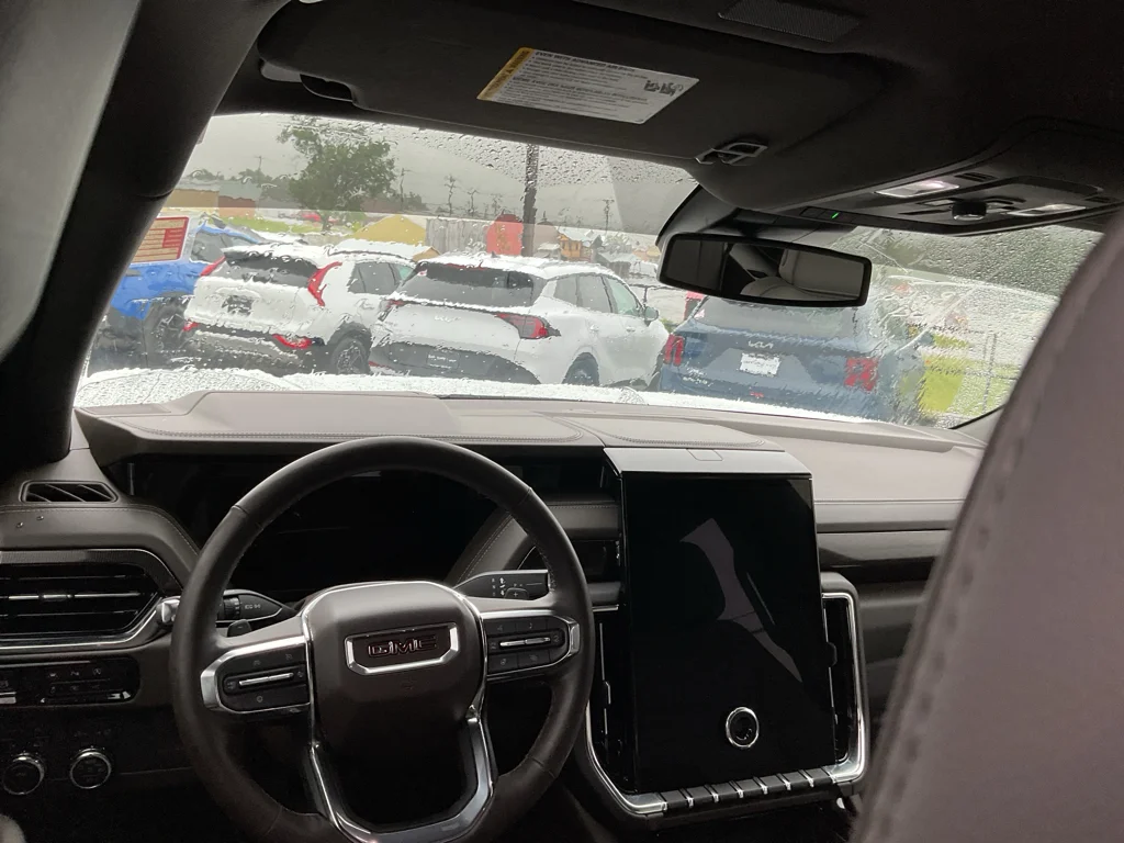 Used 2025 Summit White GMC Elevation image 19