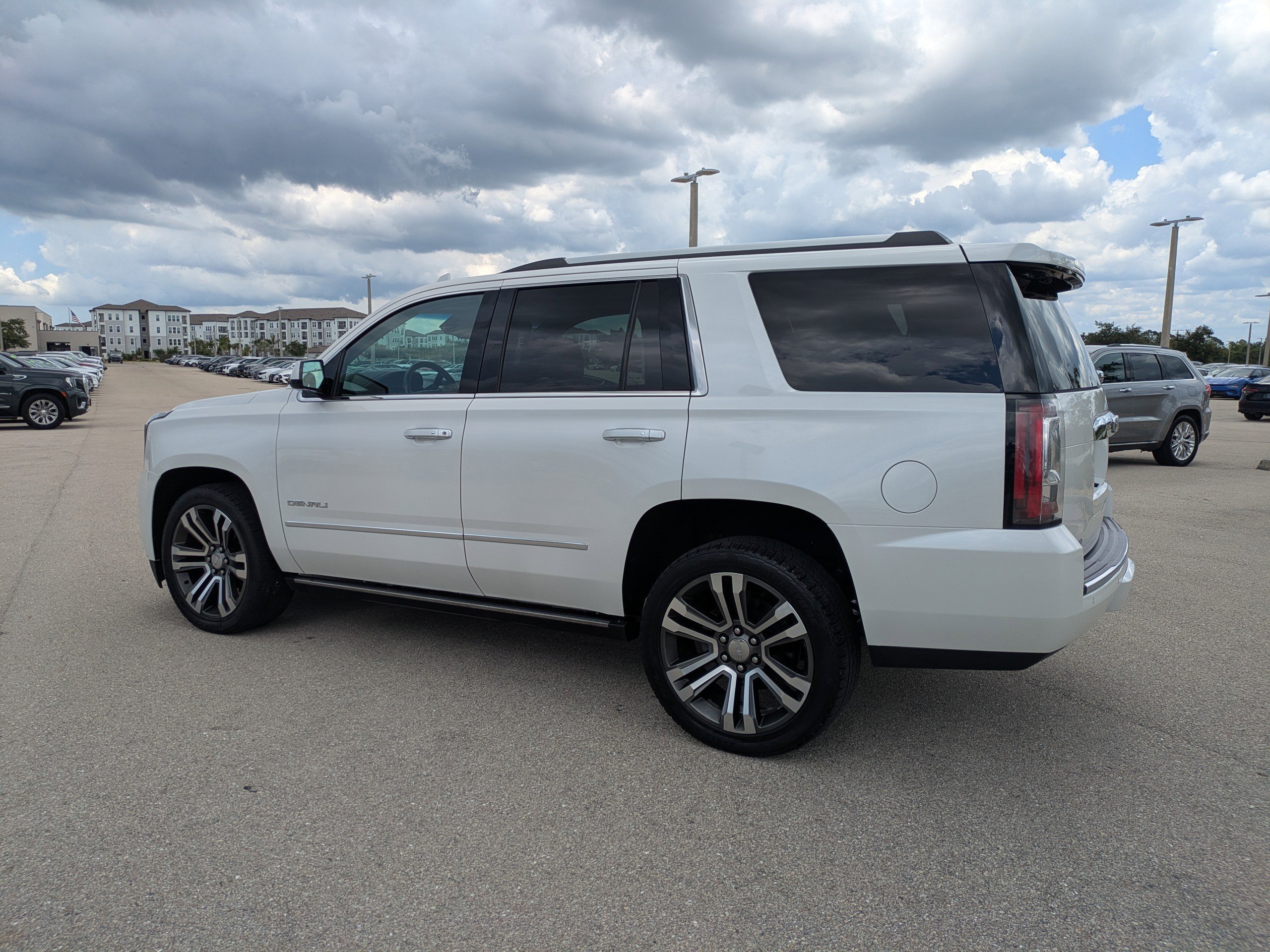 Used 2018 White Frost Tricoat GMC Denali image 7