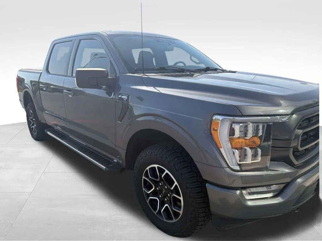 Used 2023 Gray Ford XLT image 19