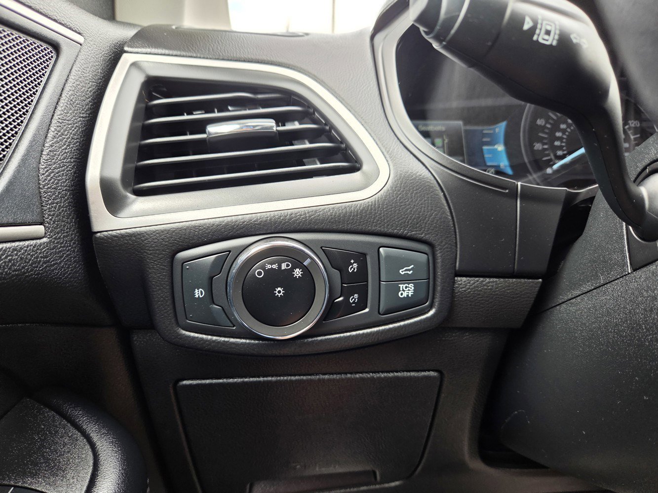 Used 2023 Silver Ford SEL image 24