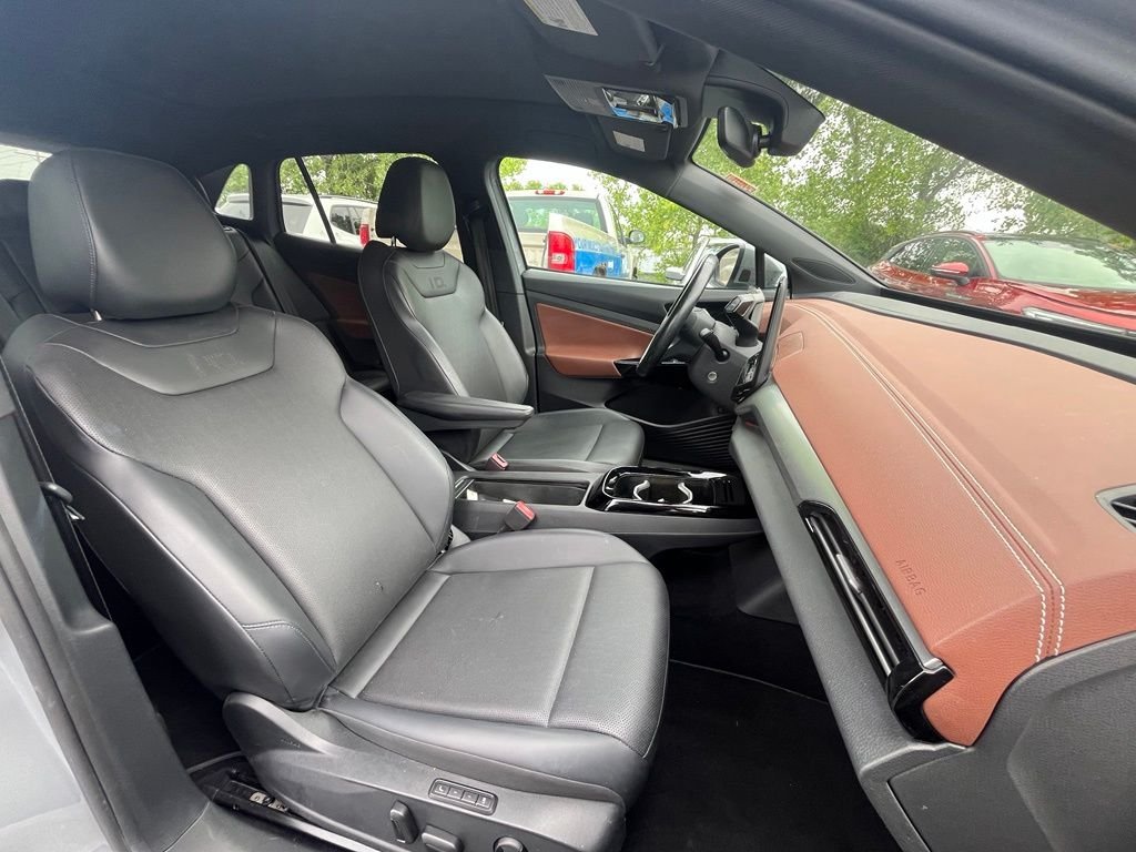 Used 2021 Gray Volkswagen Pro S image 12