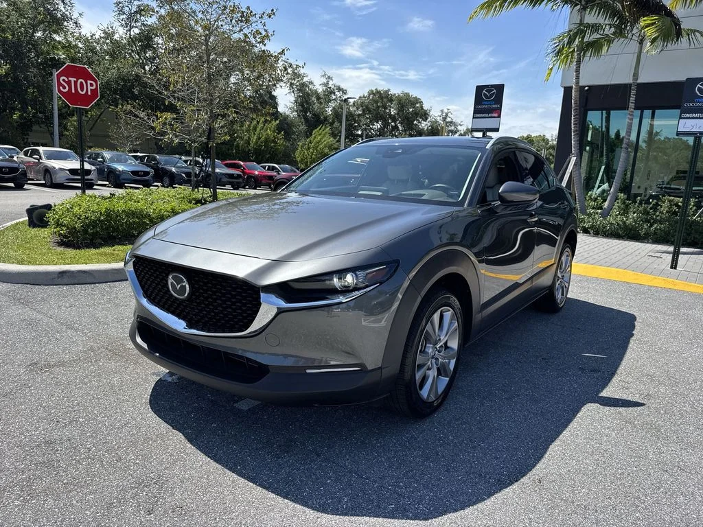 Used 2021 Machine Gray Metallic Mazda Premium image 9