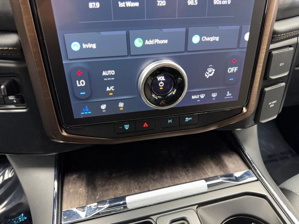 Used 2022 Silver Ford Lariat image 65