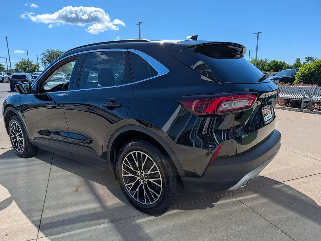 Used 2023 Black Ford Base image 5
