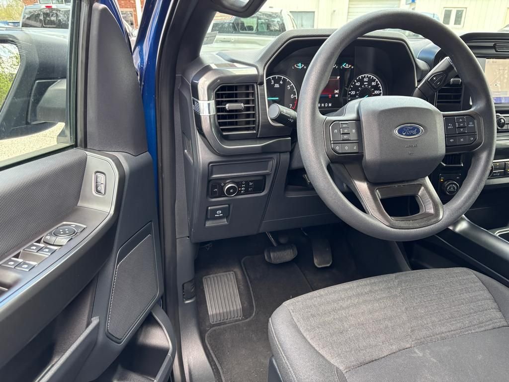 Used 2023 Atlas Blue Metallic Ford XL image 9