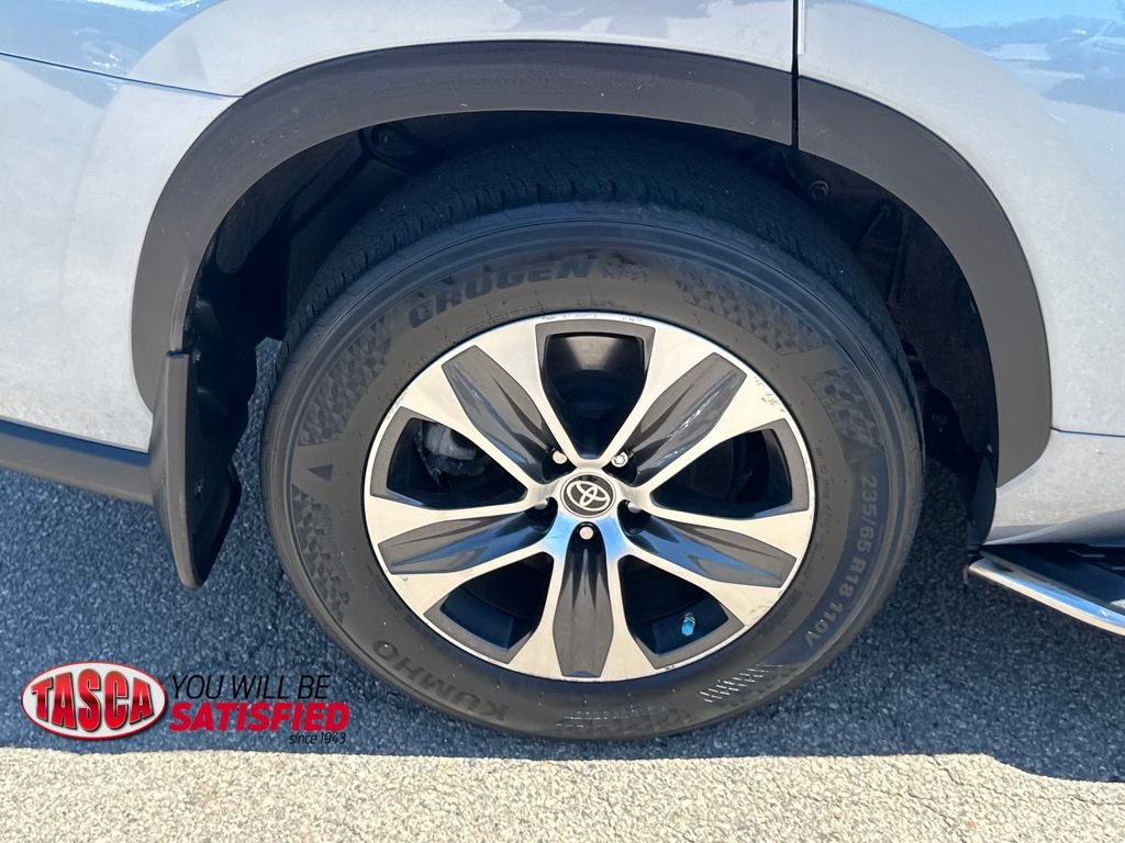 Used 2022 Gray Toyota XLE image 45