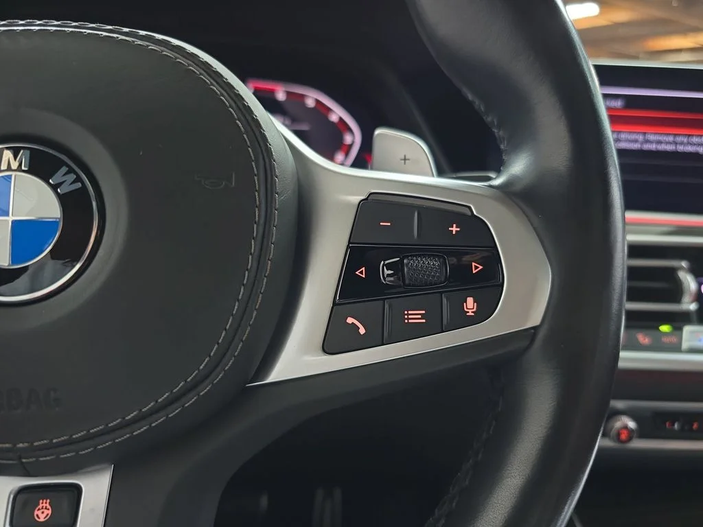 Used 2020 White BMW M50i image 21