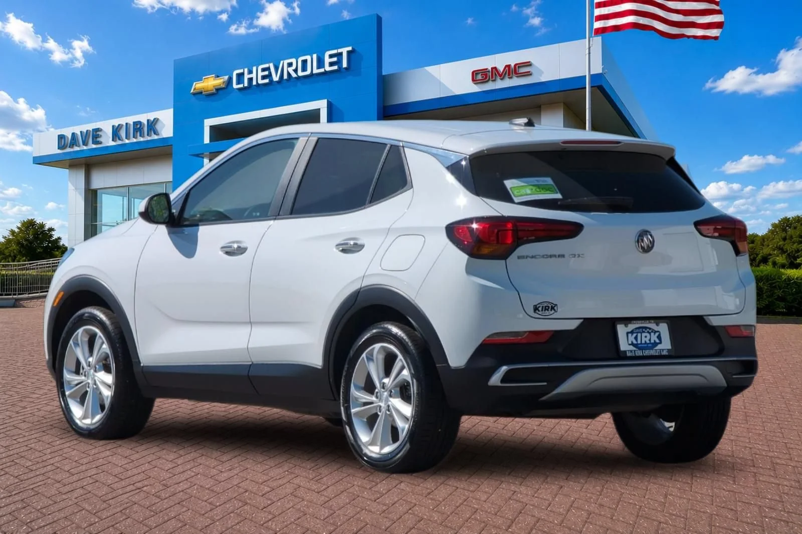 Used 2023 SUMMIT WHITE Buick Preferred image 5